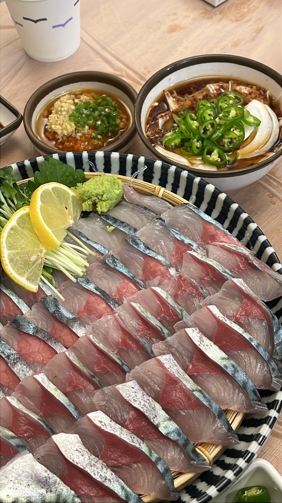 79막회집의 밑반찬과 물회