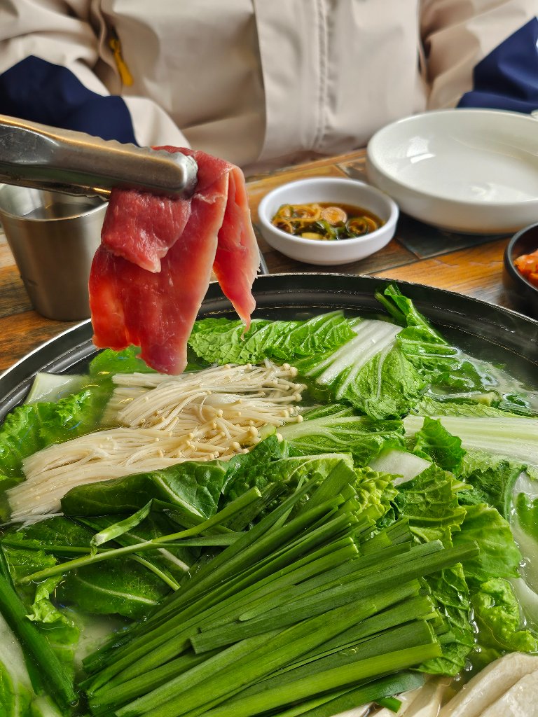 은은한 한약재 향이 나는 삼강식당의 특제 육수