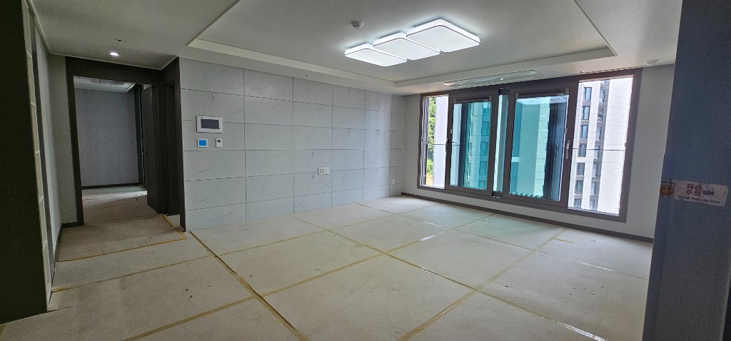 신축 아파트 주방 ㄱ자 동선 구성